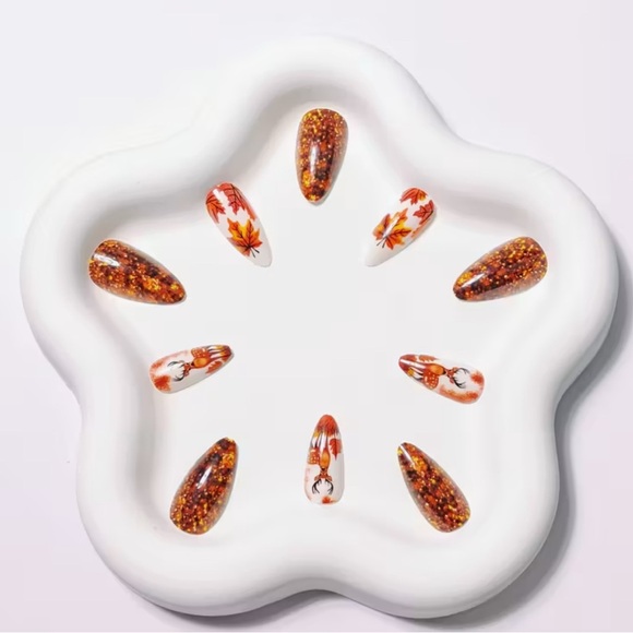 Autumn Leaf and Deer Fall Nail Art - Picture 3 of 5